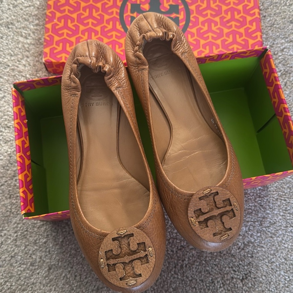 Tory Burch Tan Reva Flat